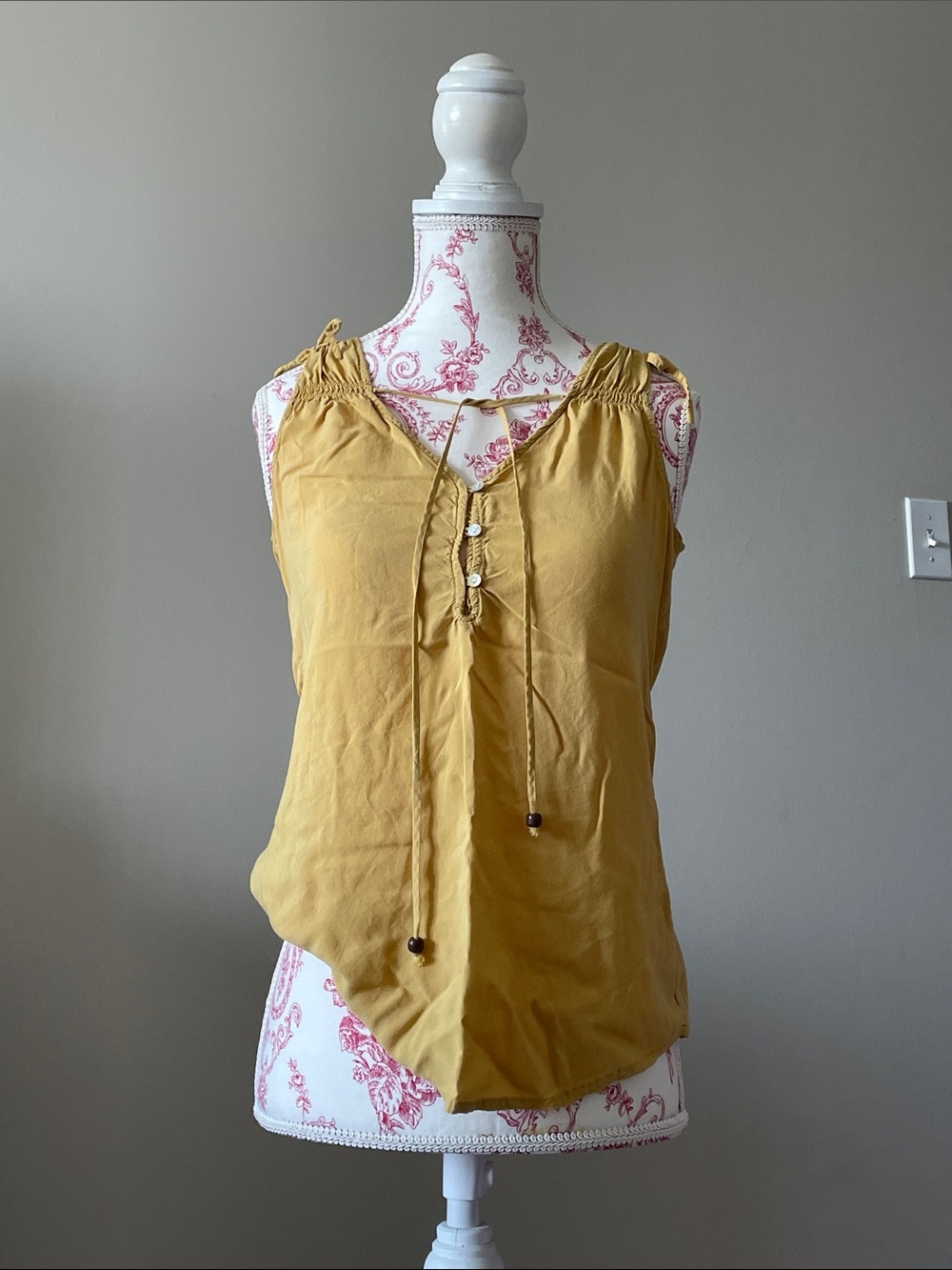 Smart Set Tie-Front Sleeveless Camisole in Mustard